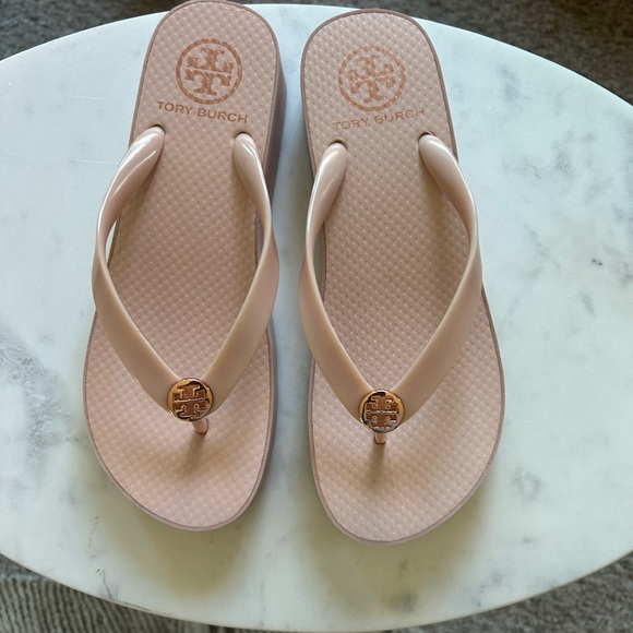 Tory Burch Platform Flip-Flop in Light Sand (blush color) with Gold Logo - Picture 7 of 7